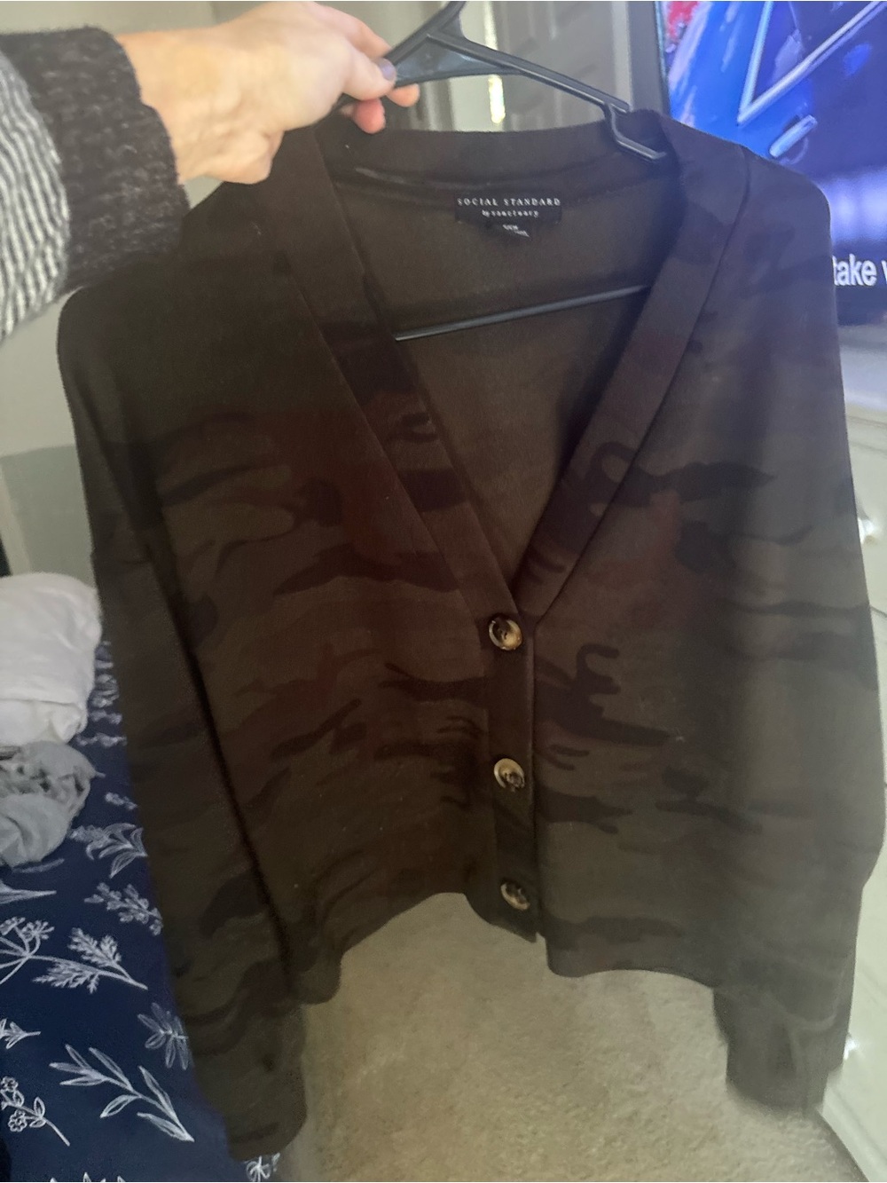 Social Standard Women's Olive Camo Button-Front Cardigan